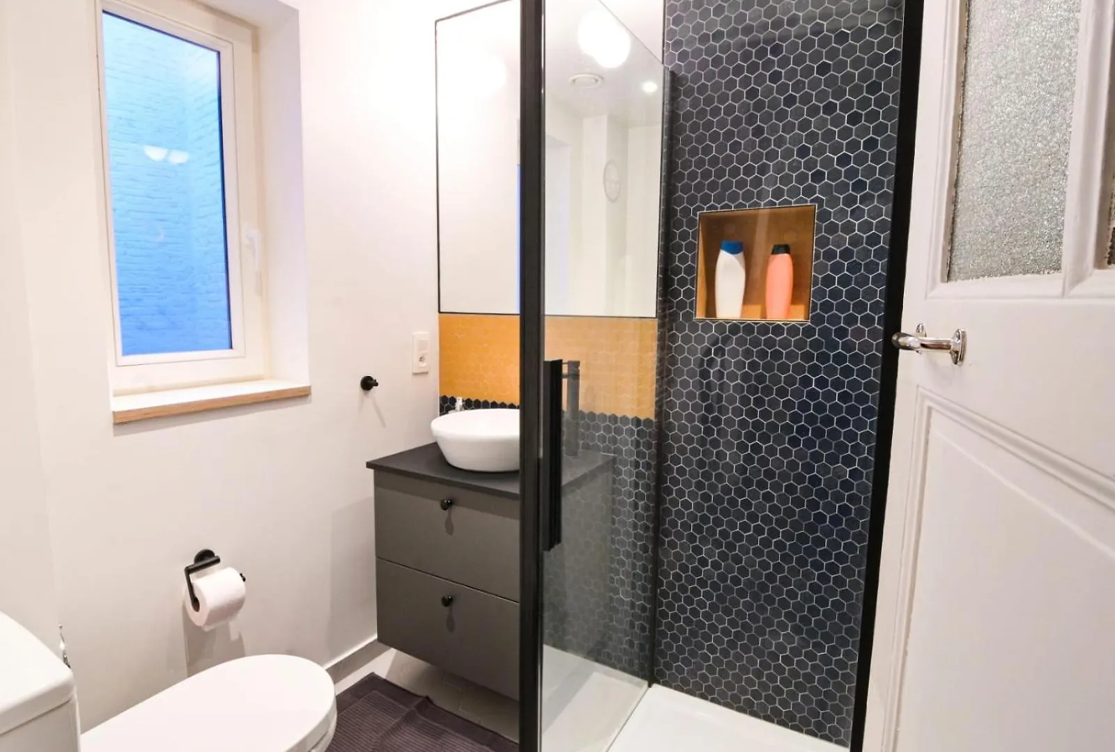 Cozy And Confortable Room Near Brussels Central Station Penzion